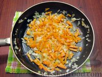 Фото приготовления рецепта: Гречка с мясным фаршем, болгарским перцем и морковью - шаг №8