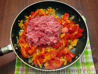 Фото приготовления рецепта: Гречка с мясным фаршем, болгарским перцем и морковью - шаг №11
