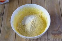 Фото приготовления рецепта: Кукурузный кекс - шаг №6