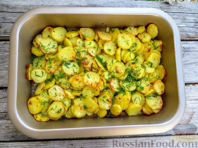 Как вкусно приготовить молодой картофель с кожурой в духовке: лучшие рецепты