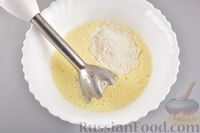 Фото приготовления рецепта: Яичный рулет с творогом и начинкой из сладкого перца - шаг №7