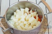 Фото приготовления рецепта: Суп с морской капустой и помидорами - шаг №3