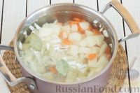 Фото приготовления рецепта: Суп с морской капустой и помидорами - шаг №4