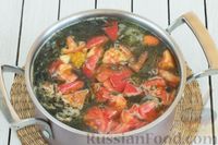 Фото приготовления рецепта: Суп с морской капустой и помидорами - шаг №9