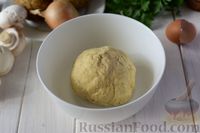 Фото приготовления рецепта: Шанежки из песочного теста с картофелем и грибами - шаг №4