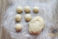 Фото приготовления рецепта: Дрожжевые пирожки с брусникой (в духовке) - шаг №11