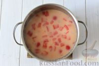 Фото приготовления рецепта: Картофельный суп с болгарским перцем и томатным соусом - шаг №12