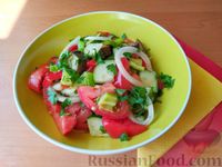 Фото к рецепту: Овощной салат с баклажанами и пикантной заправкой «Шехерезада»