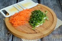 Фото приготовления рецепта: Салат с курицей, овощами и сыром фета - шаг №5