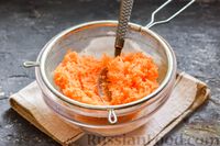 Фото приготовления рецепта: Хрустящий салат из капусты, тыквы и моркови - шаг №9