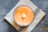 Фото приготовления рецепта: Молочный коктейль с морковным соком и яйцом - шаг №8