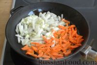 Фото приготовления рецепта: Овощное рагу с баклажанами, кабачками и цветной капустой - шаг №5