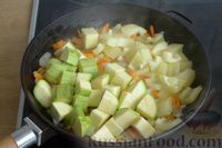 Фото приготовления рецепта: Овощное рагу с баклажанами, кабачками и цветной капустой - шаг №7