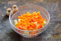 Фото приготовления рецепта: Салат из курицы с картофелем, морковью и горошком - шаг №6