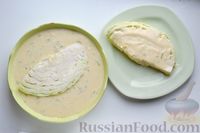 Фото приготовления рецепта: Капуста, жаренная в сметанном кляре с чесноком и зеленью - шаг №10