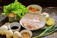 Фото приготовления рецепта: Салат с курицей, маринованными опятами и жареными шампиньонами - шаг №1