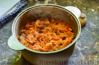 Фото приготовления рецепта: Капуста, тушенная с фаршем, баклажанами и помидорами - шаг №9