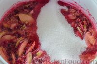 Фото приготовления рецепта: Брусничный джем с яблоками и грушами - шаг №10