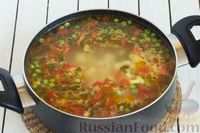 Фото приготовления рецепта: Овощной суп с зелёным горошком - шаг №9