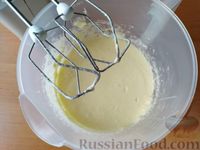 Фото приготовления рецепта: Сливовый пирог с корицей - шаг №3