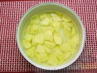 Фото приготовления рецепта: Сырный суп с шампиньонами - шаг №2