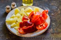 Фото приготовления рецепта: Говяжий суп с болгарским перцем и томатной пастой - шаг №4