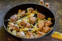 Фото приготовления рецепта: Говяжий суп с болгарским перцем и томатной пастой - шаг №5