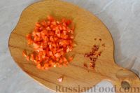 Фото приготовления рецепта: Рыба, запечённая под соусом из сладкого перца и помидоров - шаг №5