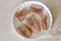 Фото приготовления рецепта: Рыба, запечённая под соусом из сладкого перца и помидоров - шаг №14