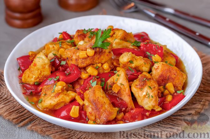 Все в одной сковороде: простой рецепт курицы с рисом в индийском стиле