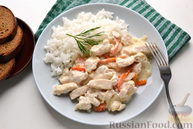 Рецепт Курица под белым соусом с паприкой
