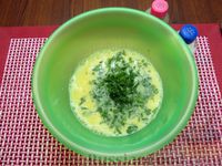 Фото приготовления рецепта: Запеканка из цветной капусты с колбасой и сыром - шаг №9