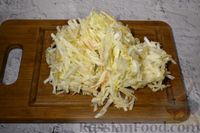 Фото приготовления рецепта: Слоёный салат с рыбными консервами, картофелем, морковью и огурцами - шаг №10