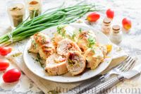 Фото приготовления рецепта: Рулетики из куриного филе, с сыром, беконом и маринованными огурцами - шаг №13
