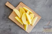 Фото приготовления рецепта: Запечённый картофель со сметаной и сыром - шаг №2