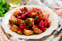 Фото к рецепту: Cвинина, тушенная со свёклой, солёными огурцами и помидорами