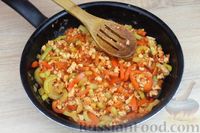 Фото приготовления рецепта: Макароны с фаршем и сладким перцем в томатном соусе - шаг №8
