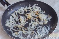 Фото приготовления рецепта: Свиные тефтели, тушенные в миндальном соусе с белым вином - шаг №11