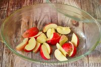 Фото приготовления рецепта: Утка в горчично-медовом маринаде с чесноком, запечённая с яблоками - шаг №10