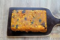 Фото приготовления рецепта: Морковный торт с печеньем, сгущёнкой, орехами и изюмом (без выпечки) - шаг №19