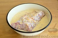Фото приготовления рецепта: Свинина, запечённая в панировке, со сливочно-горчичным соусом - шаг №3