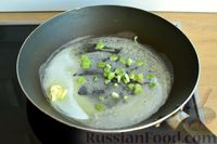 Фото приготовления рецепта: Свинина, запечённая в панировке, со сливочно-горчичным соусом - шаг №12