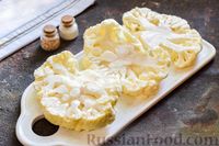 Фото приготовления рецепта: "Стейки" из цветной капусты с грибами и сыром, в духовке - шаг №3