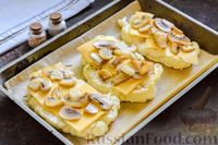 Фото приготовления рецепта: "Стейки" из цветной капусты с грибами и сыром, в духовке - шаг №10