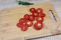 Фото приготовления рецепта: Хлебный омлет с ветчиной, помидорами и сыром - шаг №4