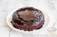 Фото приготовления рецепта: Шоколадный пирог со свёклой - шаг №15