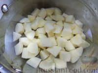 Фото приготовления рецепта: Сырный суп с тыквой и шампиньонами - шаг №3