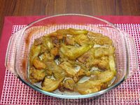 Фото приготовления рецепта: Свинина в соево-имбирном маринаде, запечённая с яблоками - шаг №19
