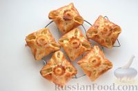 Фото приготовления рецепта: Слоёные пирожки-конвертики с яблоками - шаг №11