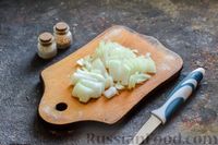 Фото приготовления рецепта: Салат с курицей, маринованными опятами, огурцами и картофелем - шаг №6